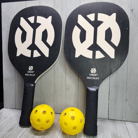 Onix Recruit Pickleball 2 Paddles 2 Balls and Bag Starter Set Christmas Gift - Picture 4 of 7